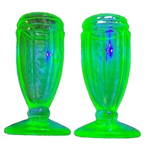 Vtg Pair Hazel Atlas Uranium Vaseline Glass Salt/Pepper Shakers No Lids